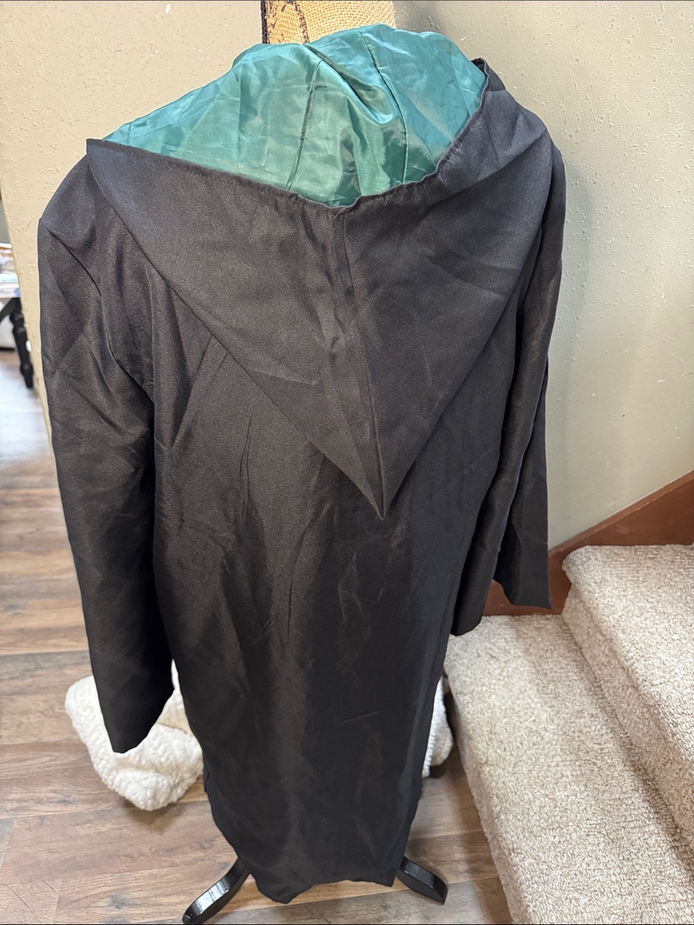 Harry Potter Slytherin Cape and Sweater Vest - Picture 10 of 11